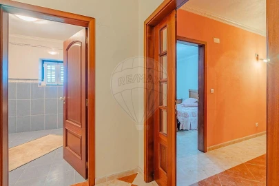 Moradia T4 para Venda em Freixial e Juncal do Campo