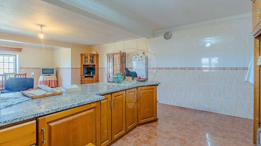 Moradia T4 para Venda em Freixial e Juncal do Campo