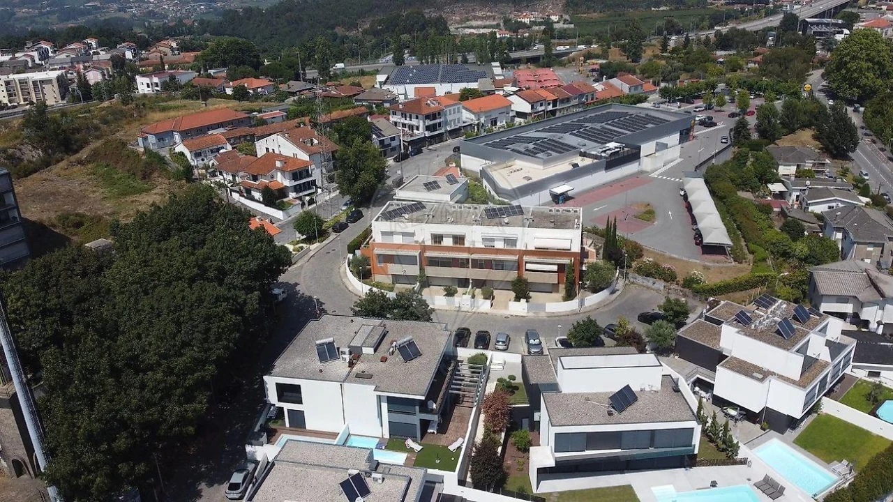 Moradia T3 para Venda em Azurem Foto 33