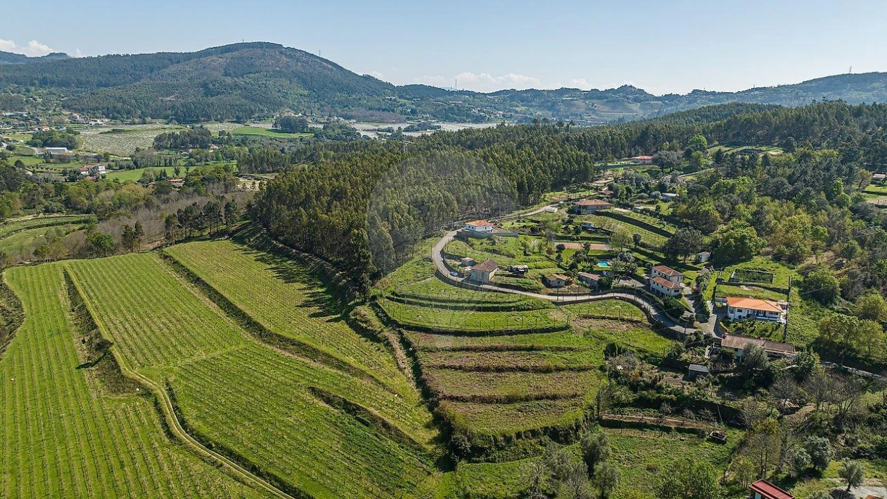 Terreno para Venda em Águas Santas e Moure Foto 12
