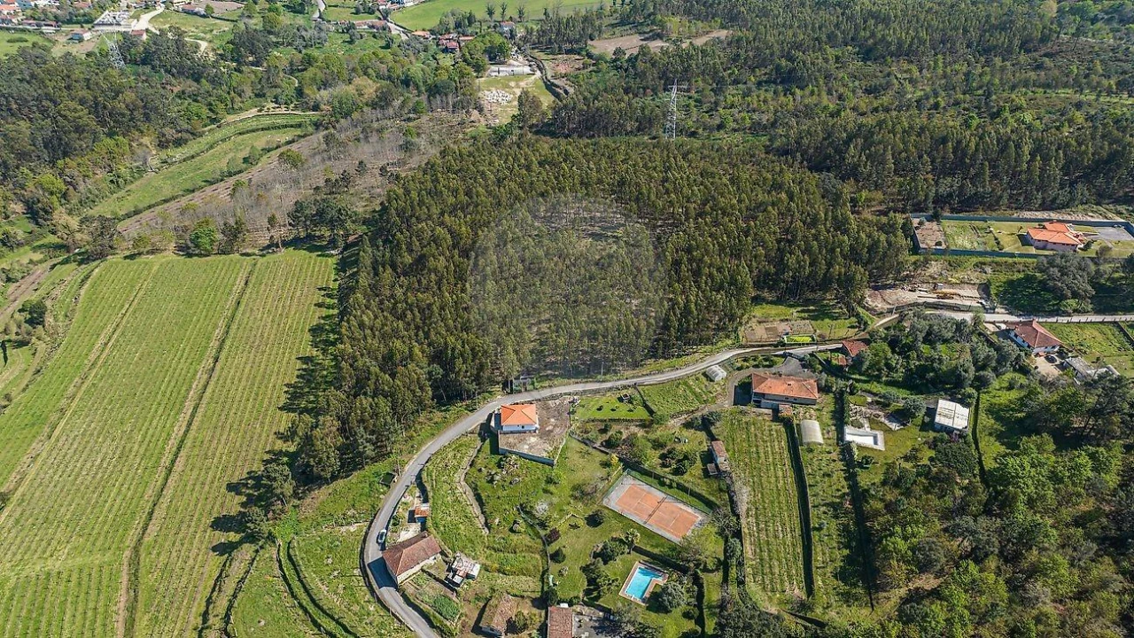 Terreno para Venda em Águas Santas e Moure Foto 2