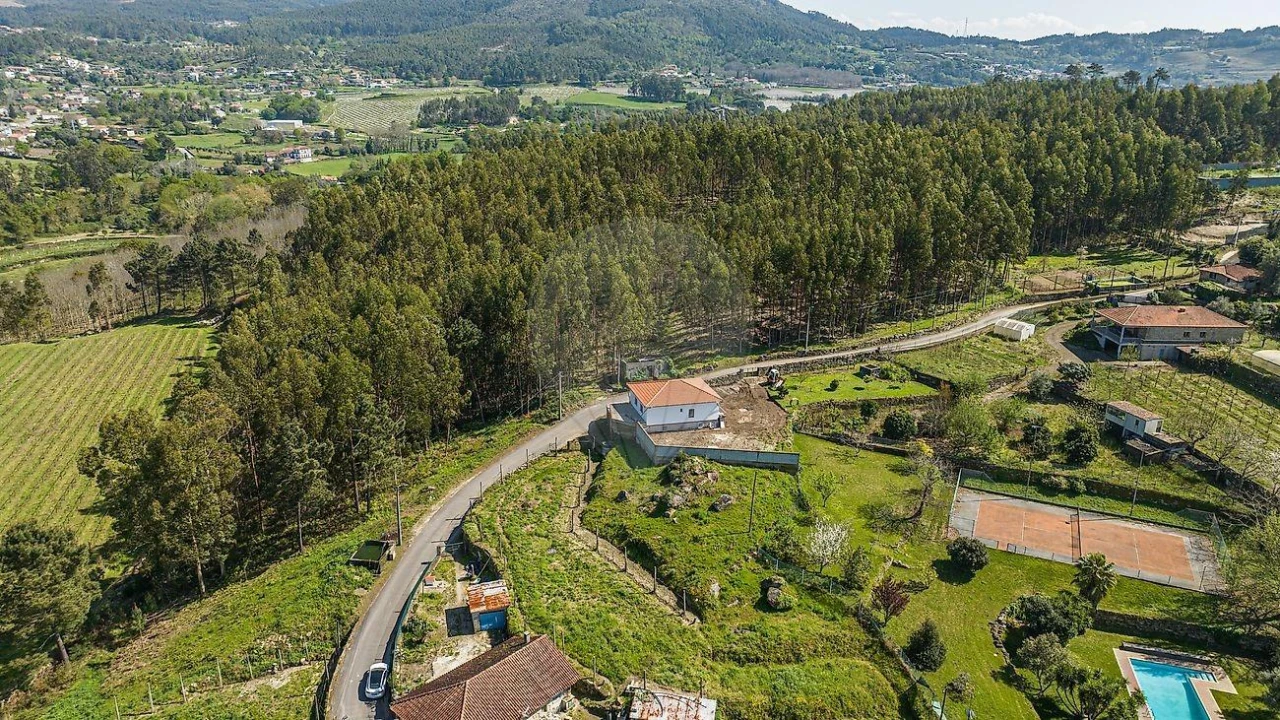 Terreno para Venda em Águas Santas e Moure Foto 9