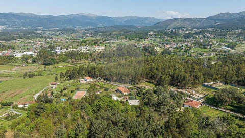 Terreno para Venda em Águas Santas e Moure