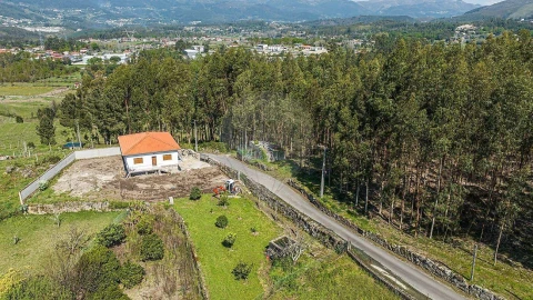 Terreno para Venda em Águas Santas e Moure