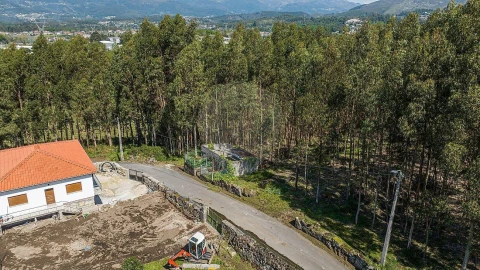 Terreno para Venda em Águas Santas e Moure