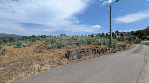 Terreno para Venda em Águas Santas e Moure