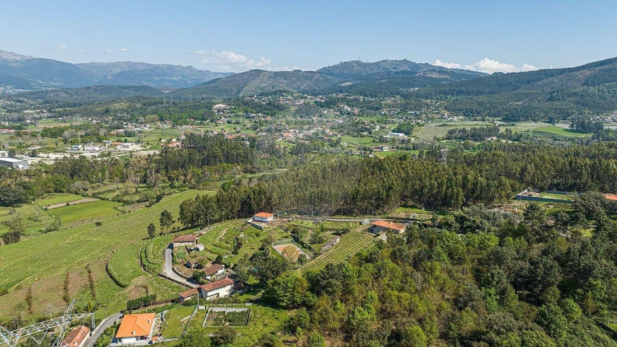 Terreno para Venda em Águas Santas e Moure Foto 13
