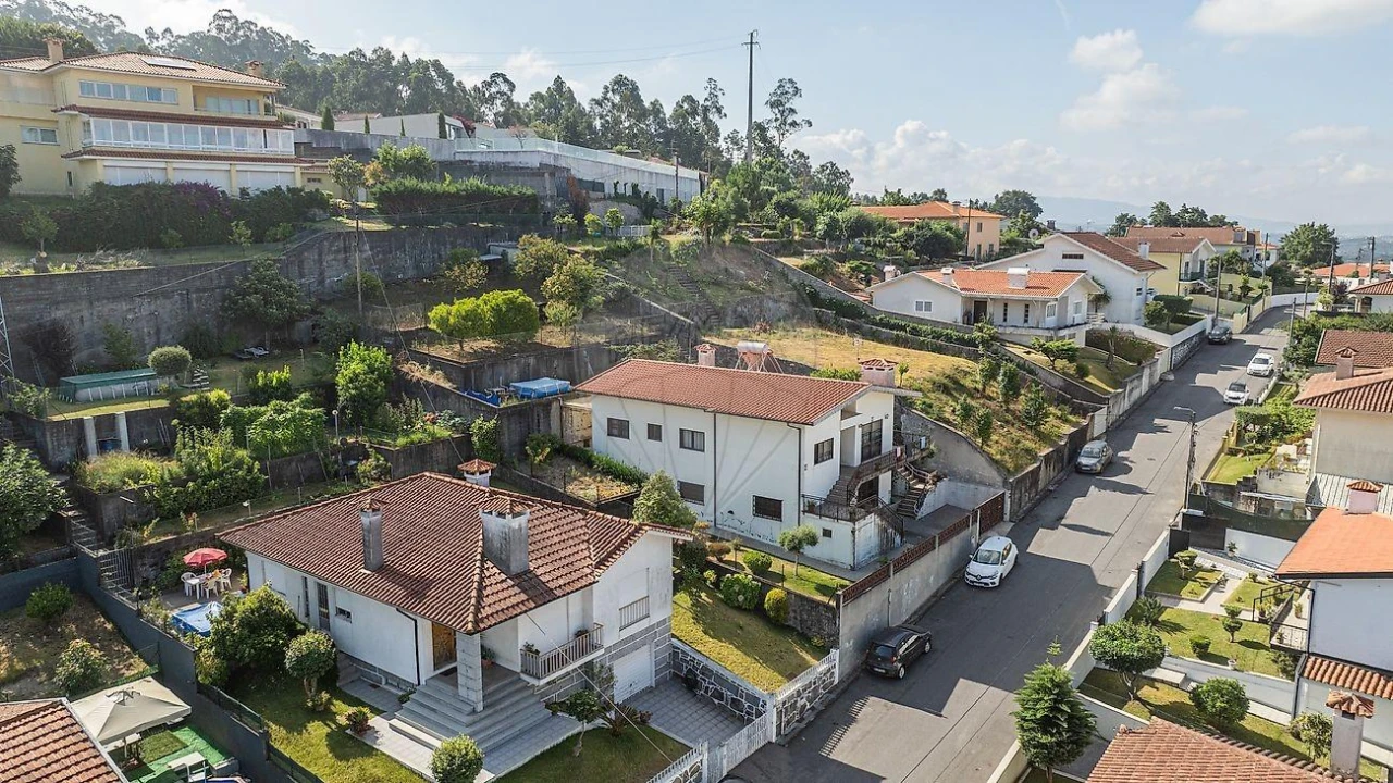 Moradia T5 para Venda em Vila Nova de Famalicão e Calendário Foto 9