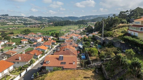 Moradia T5 para Venda em Vila Nova de Famalicão e Calendário