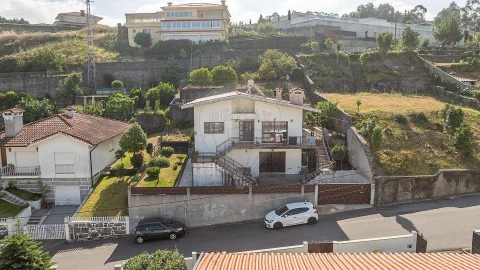 Moradia T5 para Venda em Vila Nova de Famalicão e Calendário