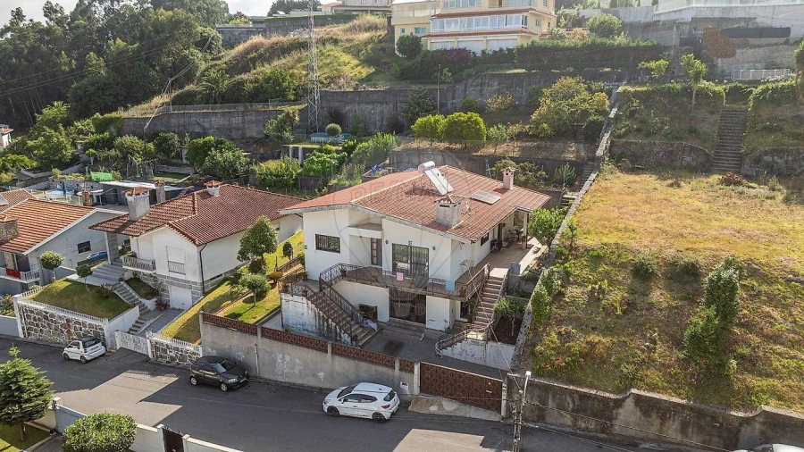 Moradia T5 para Venda em Vila Nova de Famalicão e Calendário Foto 6