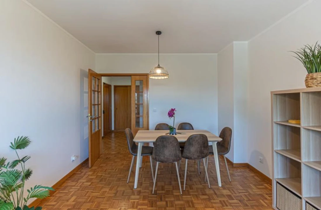 Apartamento T3 para Venda em Vilar de Andorinho Foto 3