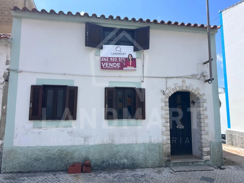 Moradia T4 para Venda em Turquel Foto 1