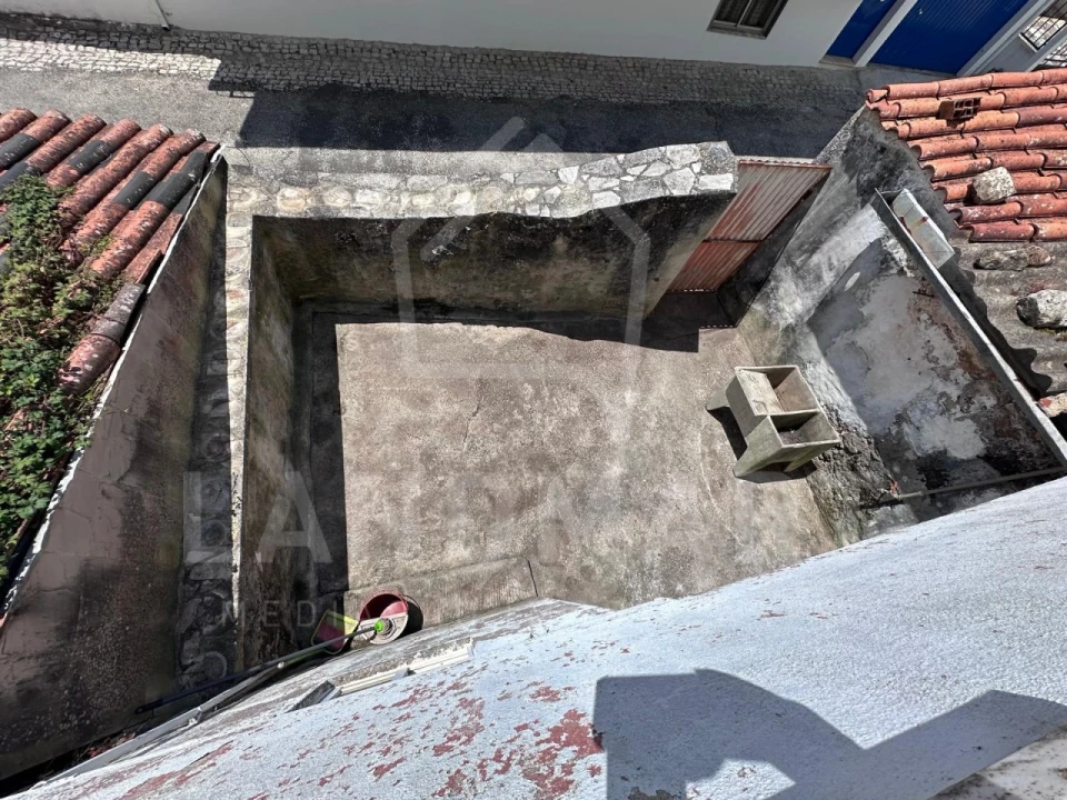 Moradia T4 para Venda em Turquel Foto 5