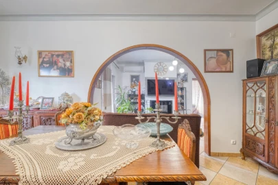 Moradia T4 para Venda em Aguda