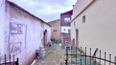 Armazém para Venda em A dos Cunhados e Maceira