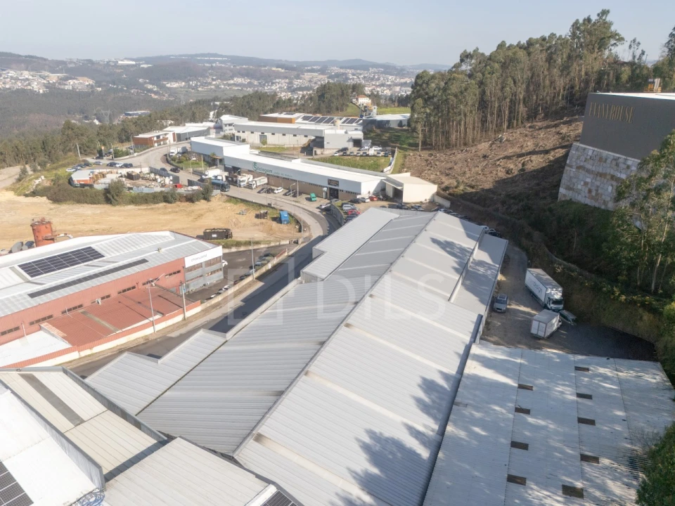 Armazém para Venda em Rebordosa Foto 15