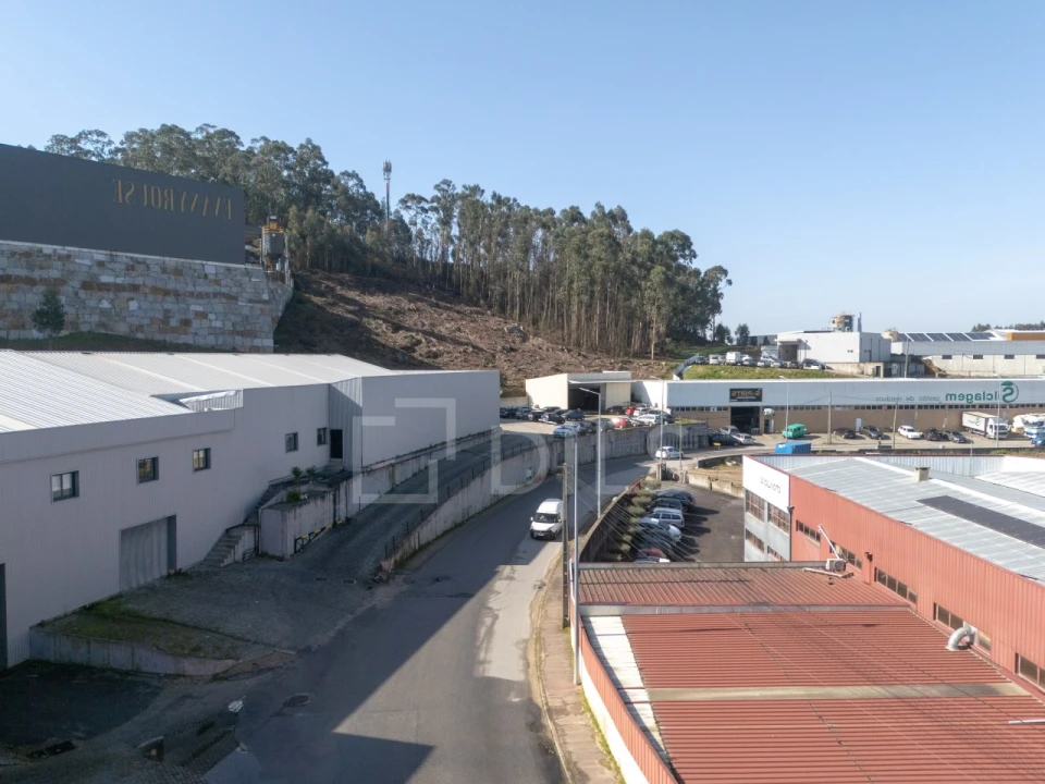 Armazém para Venda em Rebordosa Foto 19