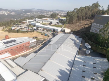 Armazém para Venda em Rebordosa