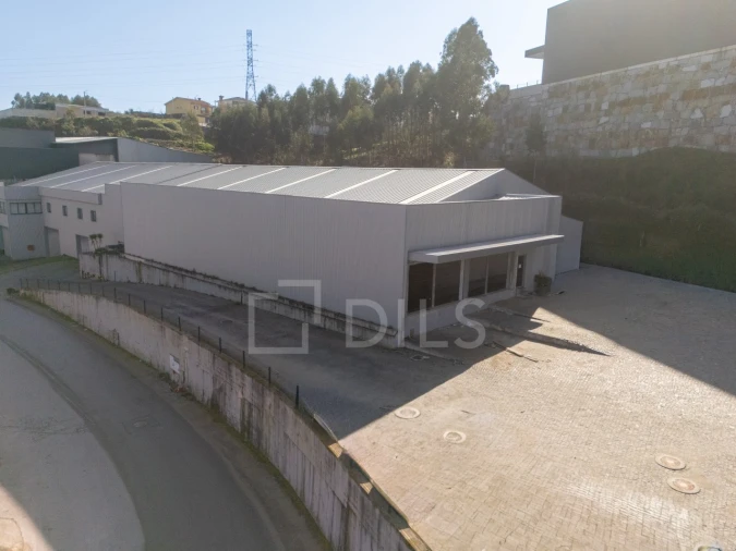 Armazém para Venda em Rebordosa Foto 18