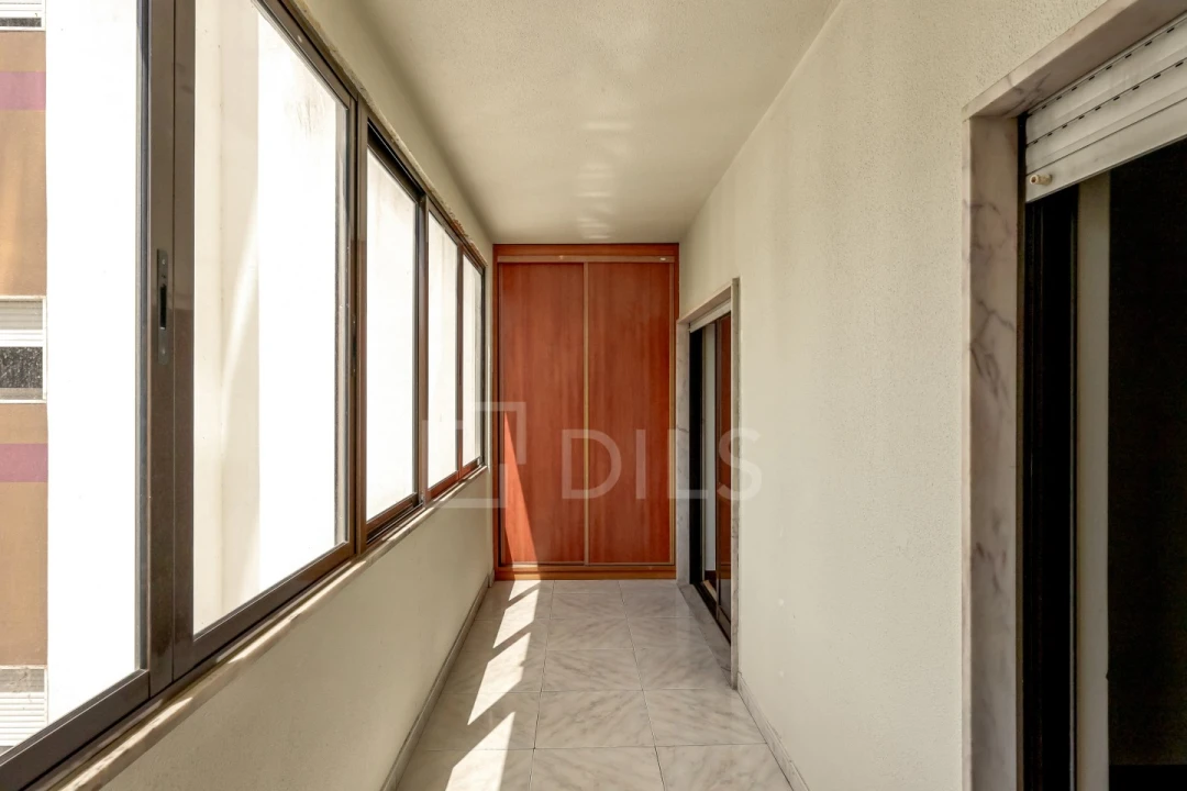 Apartamento T4 para Venda em Carnaxide e Queijas Foto 22