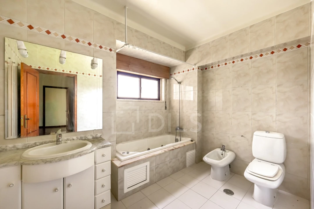 Apartamento T4 para Venda em Carnaxide e Queijas Foto 20