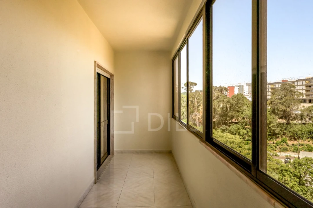 Apartamento T4 para Venda em Carnaxide e Queijas Foto 25