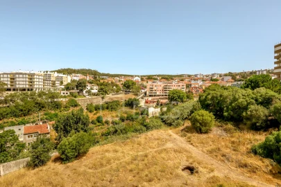Apartamento T4 para Venda em Carnaxide e Queijas