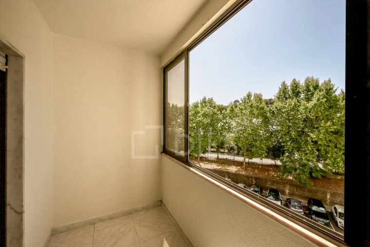 Apartamento T4 para Venda em Carnaxide e Queijas Foto 23