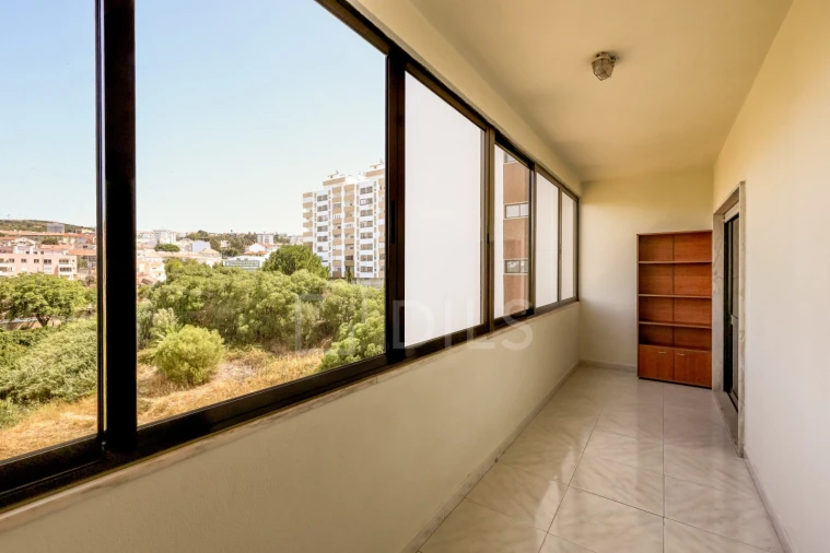 Apartamento T4 para Venda em Carnaxide e Queijas Foto 24