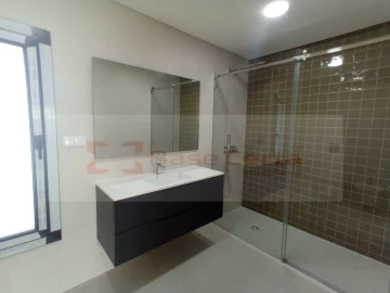 Moradia T4 para Venda em Santa Iria de Azoia, São João da Talha e Bobadela