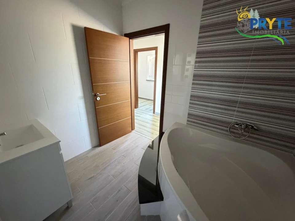 Quinta T3 para Venda em Vila Facaia Foto 34