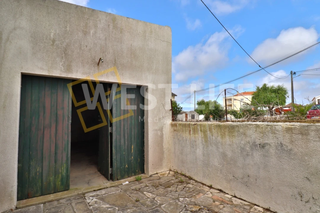 Garagem para Venda em Igreja Nova e Cheleiros Foto 3