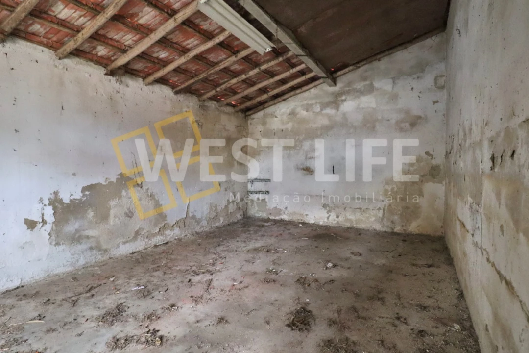 Garagem para Arrendamento em Igreja Nova e Cheleiros Foto 5