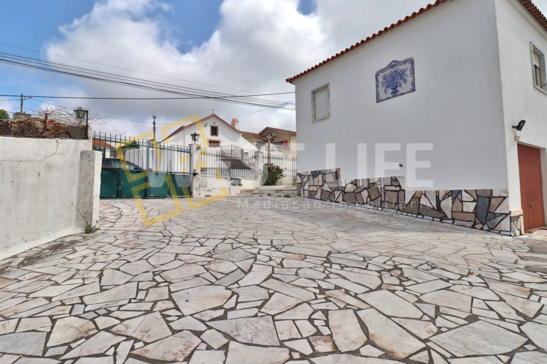 Garagem para Arrendamento em Igreja Nova e Cheleiros Foto 7