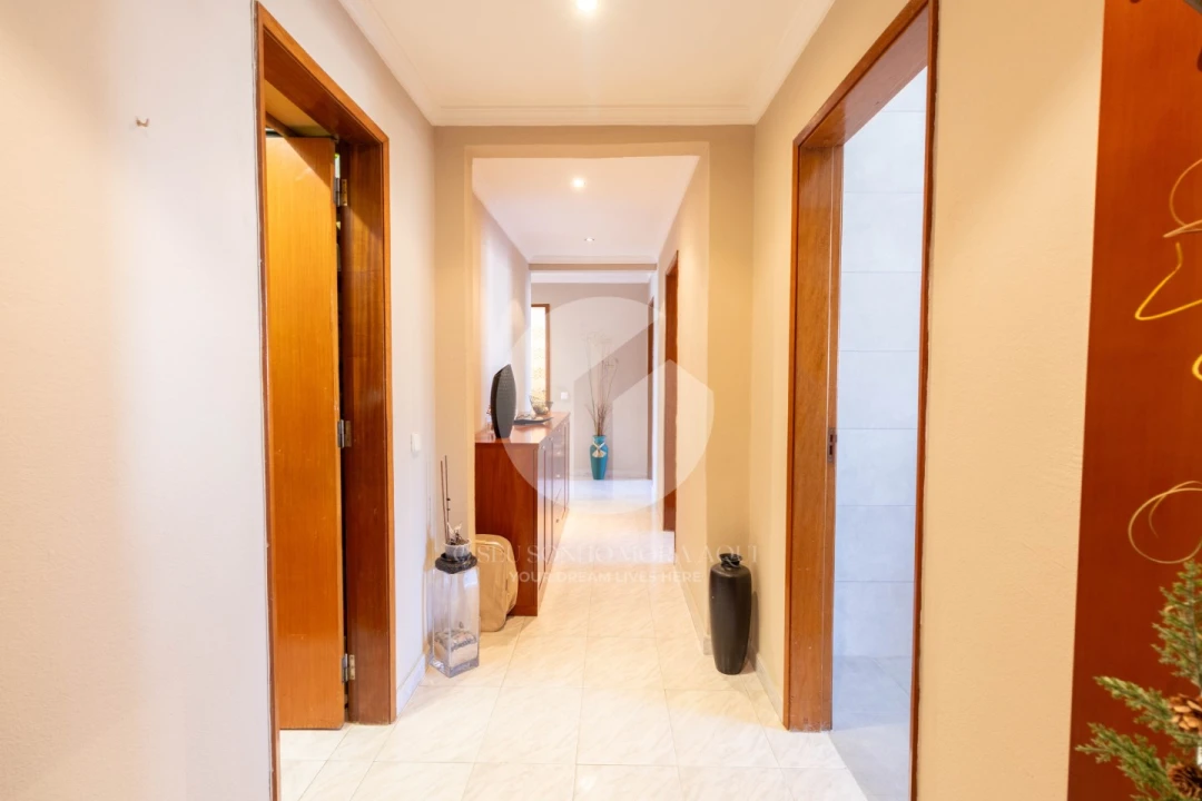 Apartamento T3 para Venda em Olhão Foto 4