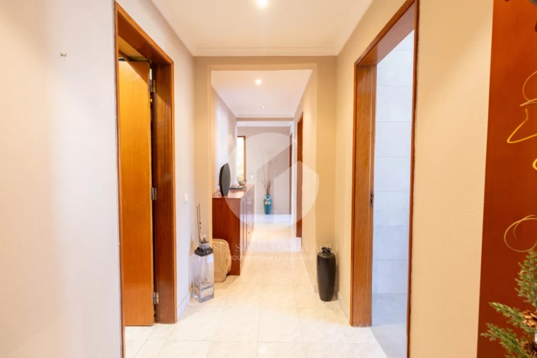 Apartamento T3 para Venda em Olhão Foto 4