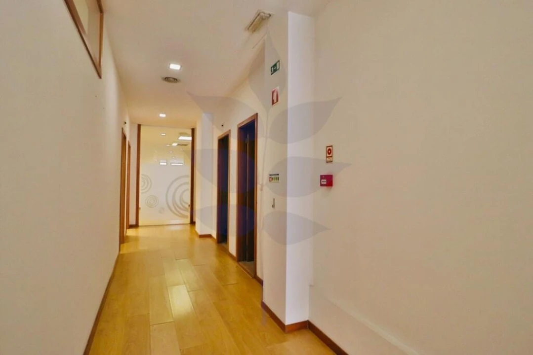 Loja para Arrendamento em São Vitor (Braga) Foto 6