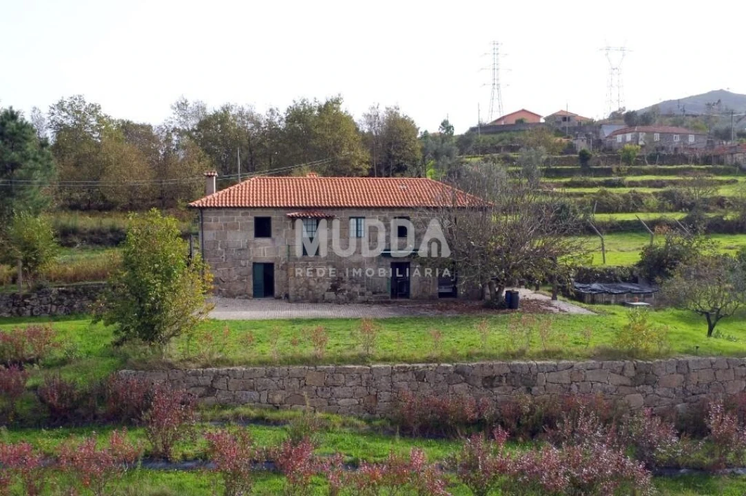 Moradia T3 para Venda em Oliveira do Douro Foto 17