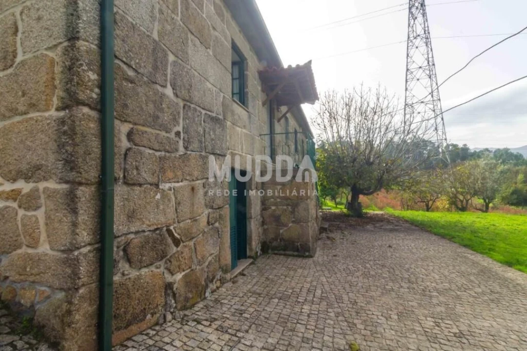 Moradia T3 para Venda em Oliveira do Douro Foto 20