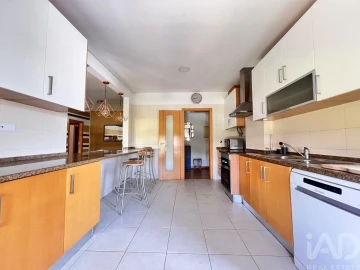 Apartamento T2 para Arrendamento em Santa Maria, São Pedro e Matacães