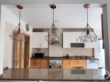 Apartamento T2 para Arrendamento em Santa Maria, São Pedro e Matacães