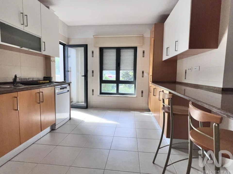 Apartamento T2 para Arrendamento em Santa Maria, São Pedro e Matacães Foto 3