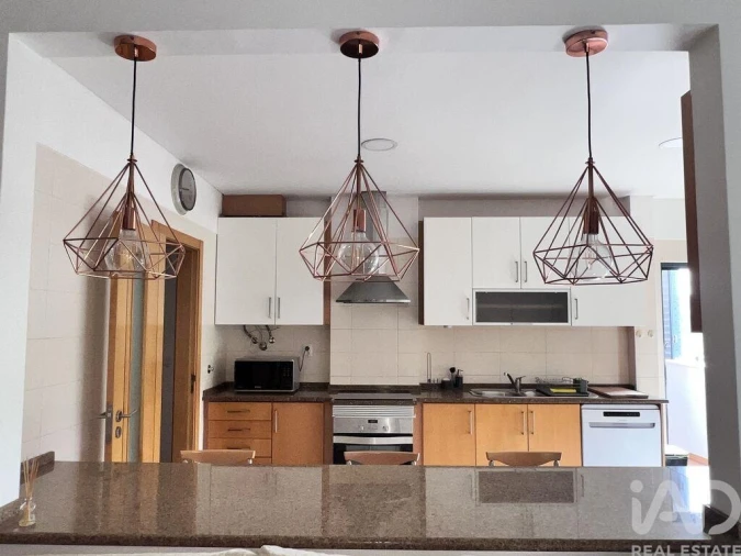 Apartamento T2 para Arrendamento em Santa Maria, São Pedro e Matacães Foto 10
