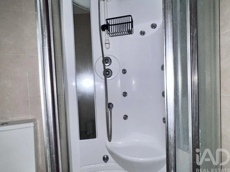 Apartamento T2 para Arrendamento em Santa Maria, São Pedro e Matacães Foto 14