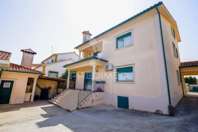 Moradia T4 para Venda em Golegã