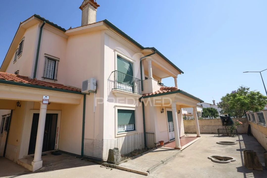 Moradia T4 para Venda em Golegã Foto 1