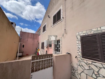Moradia T8 para Venda em Corroios