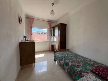 Moradia T8 para Venda em Corroios