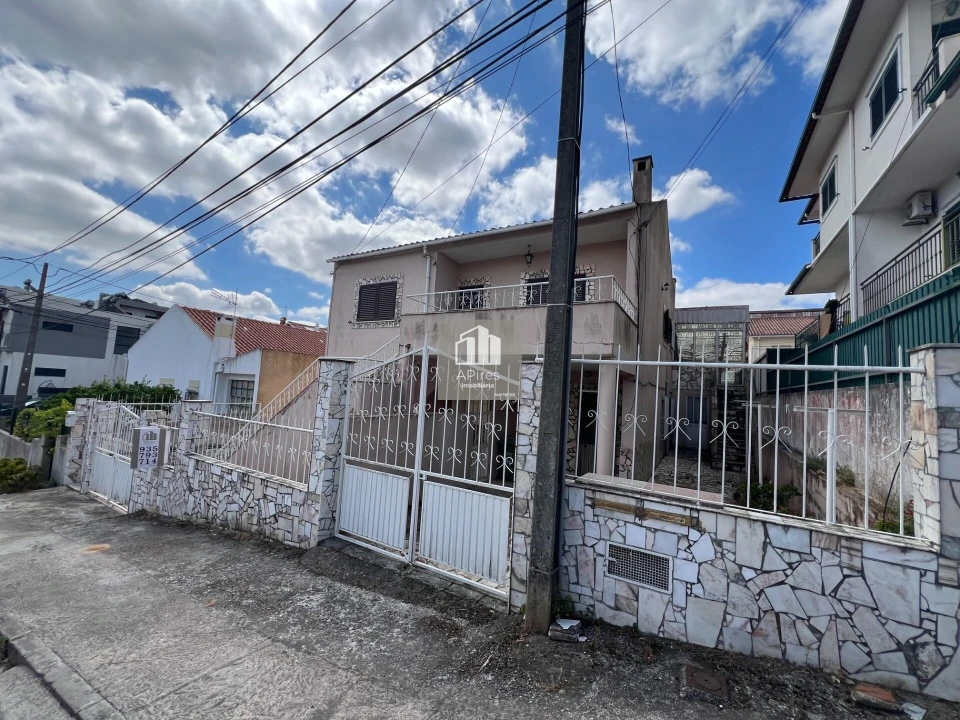 Moradia T8 para Venda em Corroios Foto 2